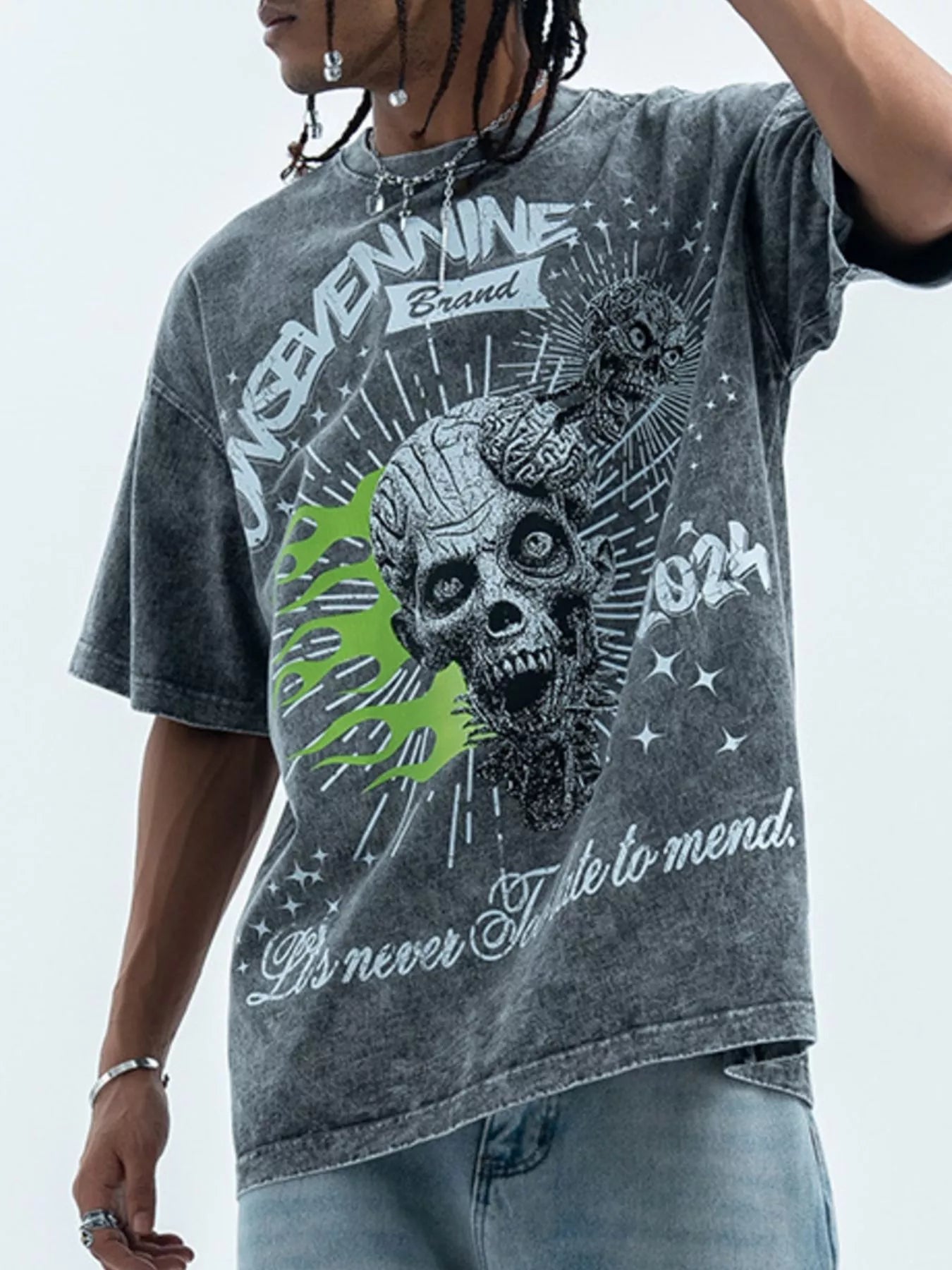 Men's Skull Graphic Round Neck Tee Silver Gray